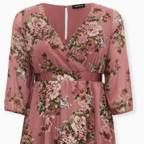 TORRID MIDI CHIFFON SURPLICE DRESS/ 2X. - Picture 4 of 13